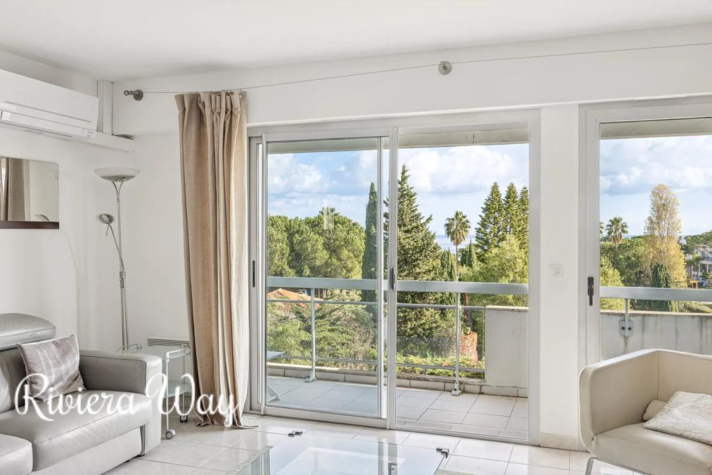 Apartment in Antibes, photo #8, listing #104836452