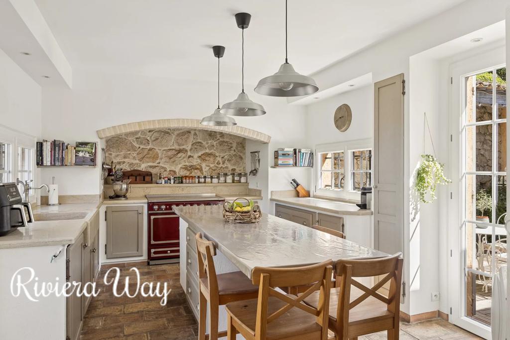 6 room villa in Saint-Paul-de-Vence, photo #8, listing #106001364