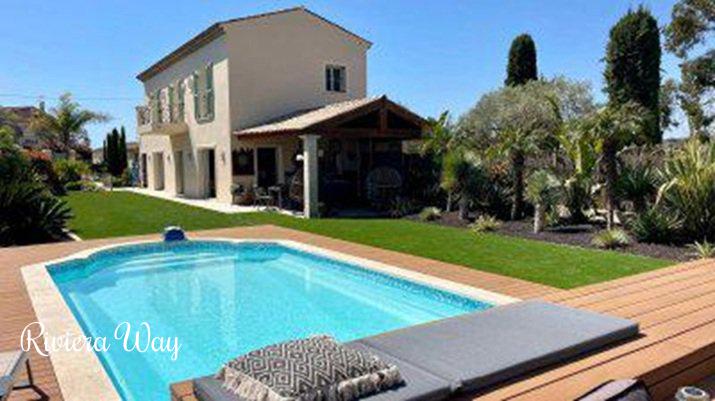 5 room villa in Antibes, 191 m², photo #1, listing #103205424