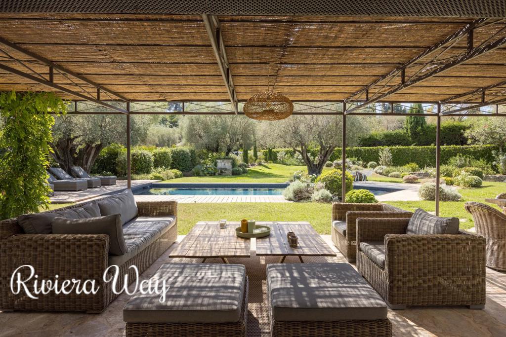 6 room villa in Mougins, photo #2, listing #107064594