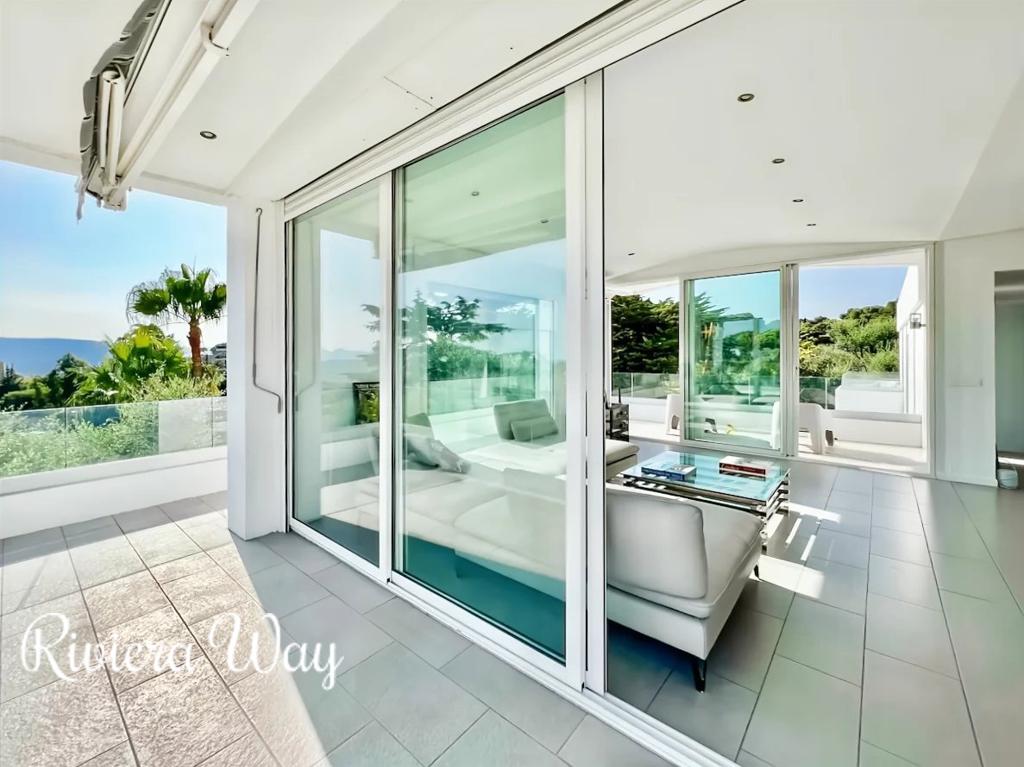 7 room villa in Cannes, photo #6, listing #101764992