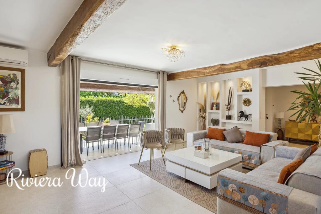 Villa in Grasse, photo #5, listing #102971106