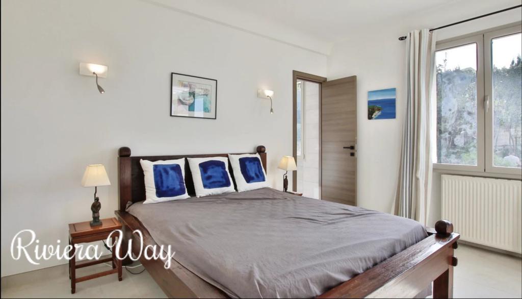8 room villa in Cap d'Antibes, photo #8, listing #99112944