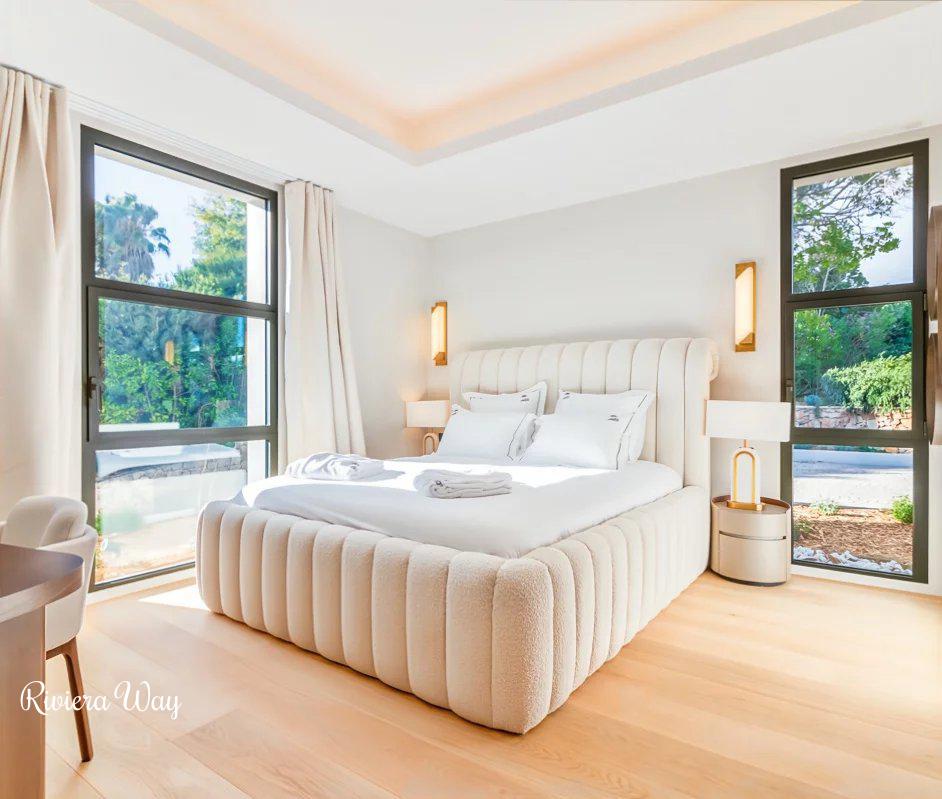 10 room villa in Vallauris, photo #7, listing #106764630