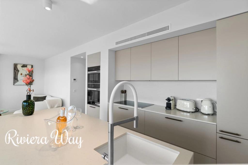 Apartment in Villefranche-sur-Mer, photo #4, listing #103975704