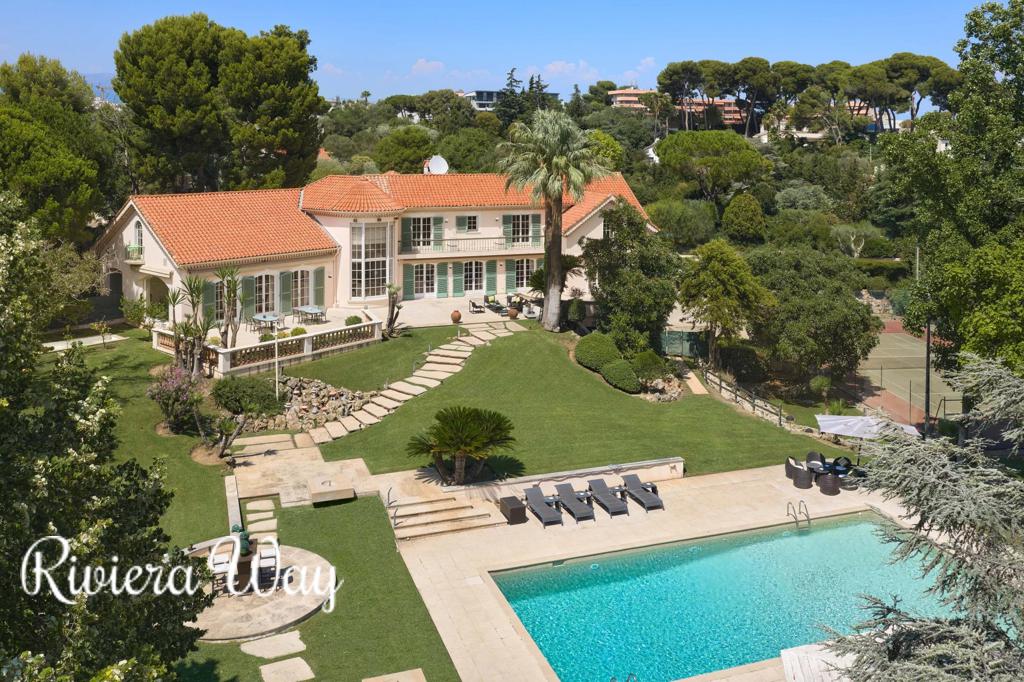 10 room villa in Antibes, photo #1, listing #107026122