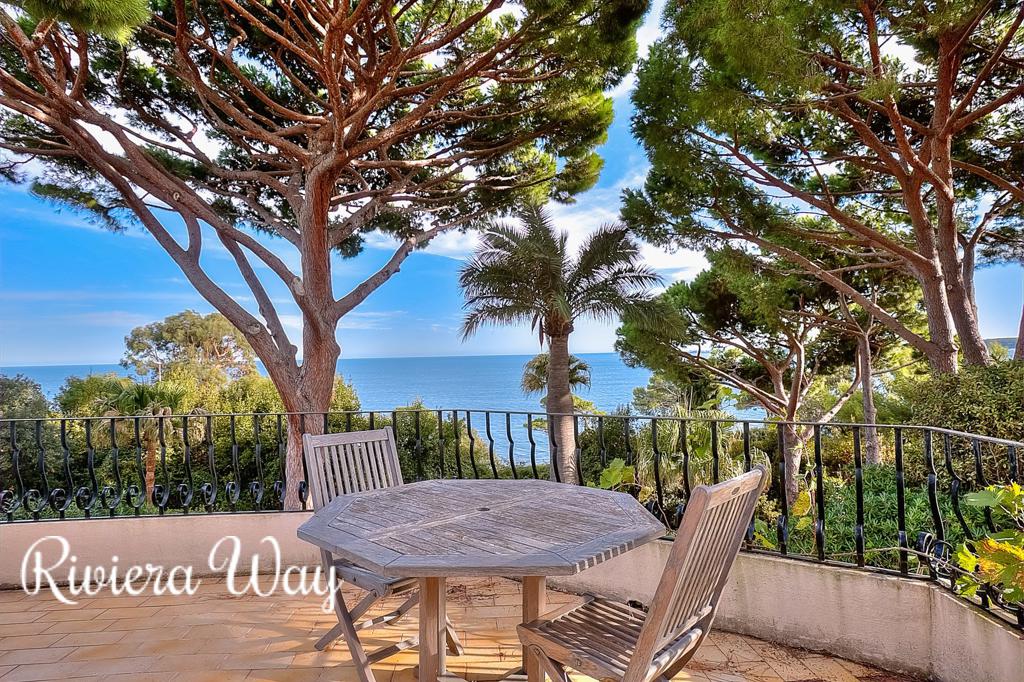 8 room villa in Cannes, photo #1, listing #80264772