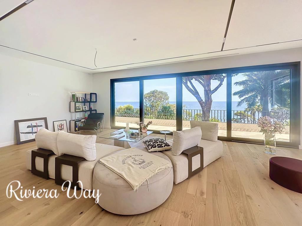 7 room villa in Cannes, photo #4, listing #104282556