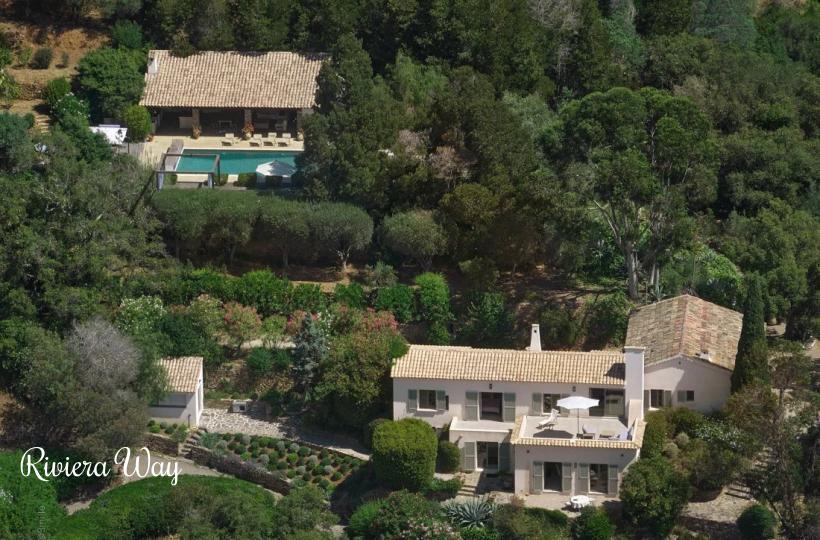 Villa in La Croix-Valmer, 340 m², photo #1, listing #104697348