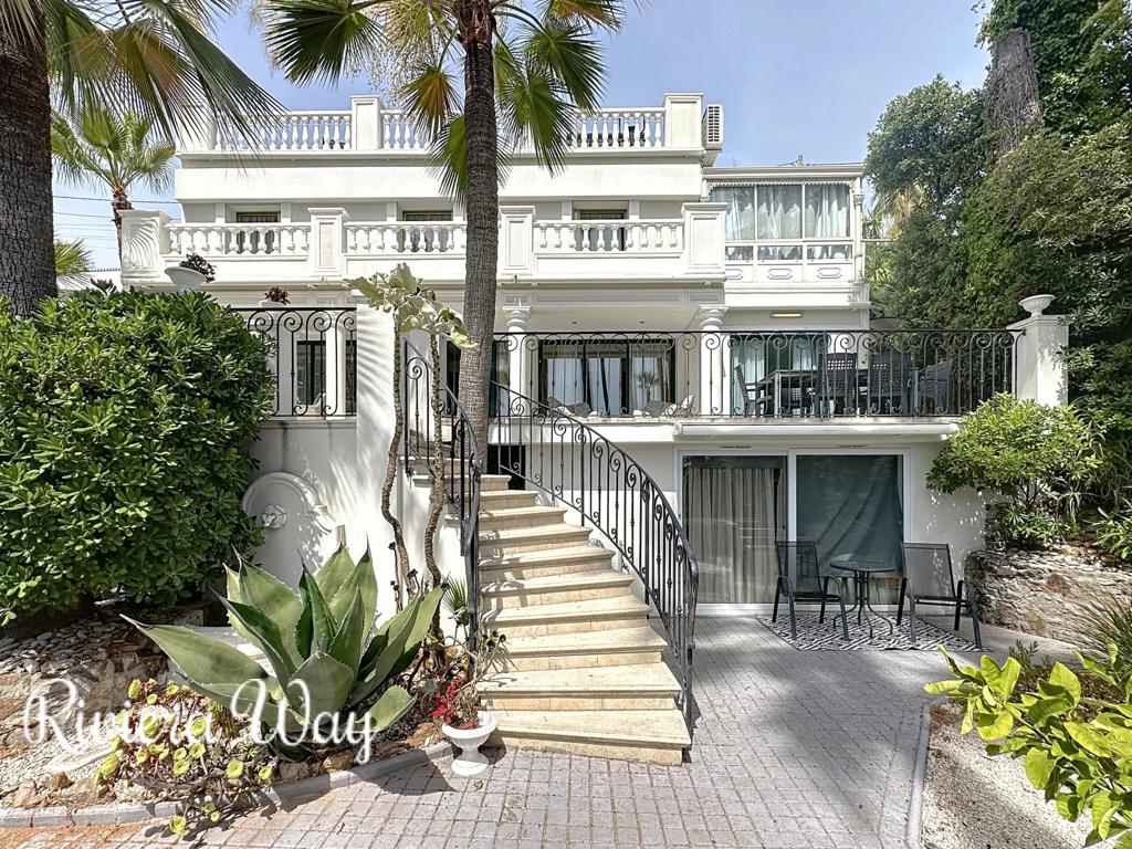 7 room villa in Cannes, photo #1, listing #103928286