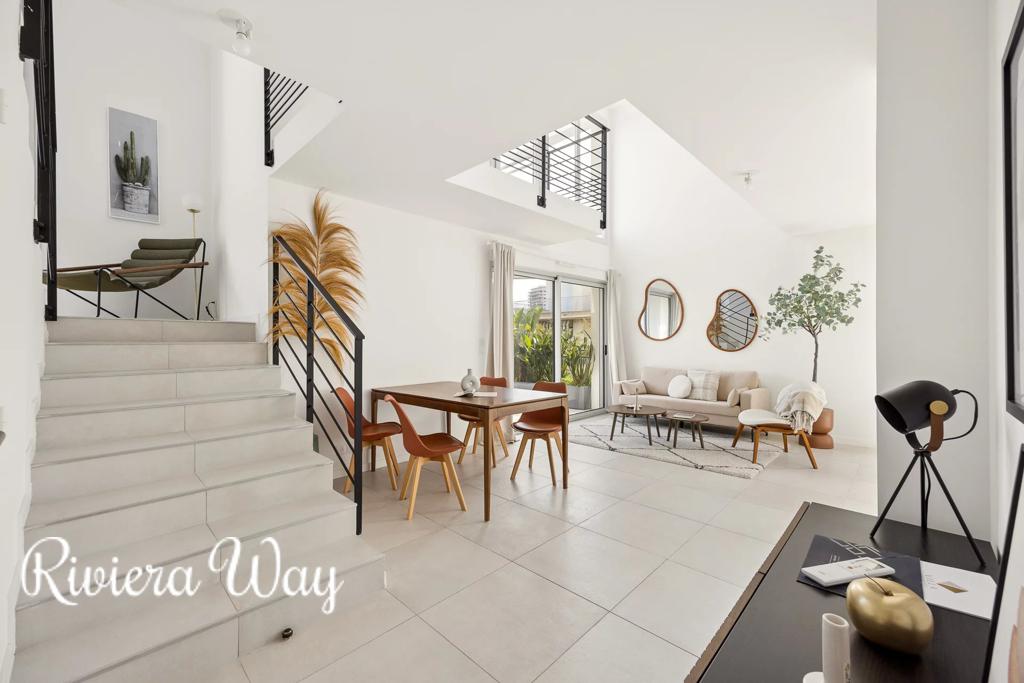4 room apartment in Antibes, photo #10, listing #106015854