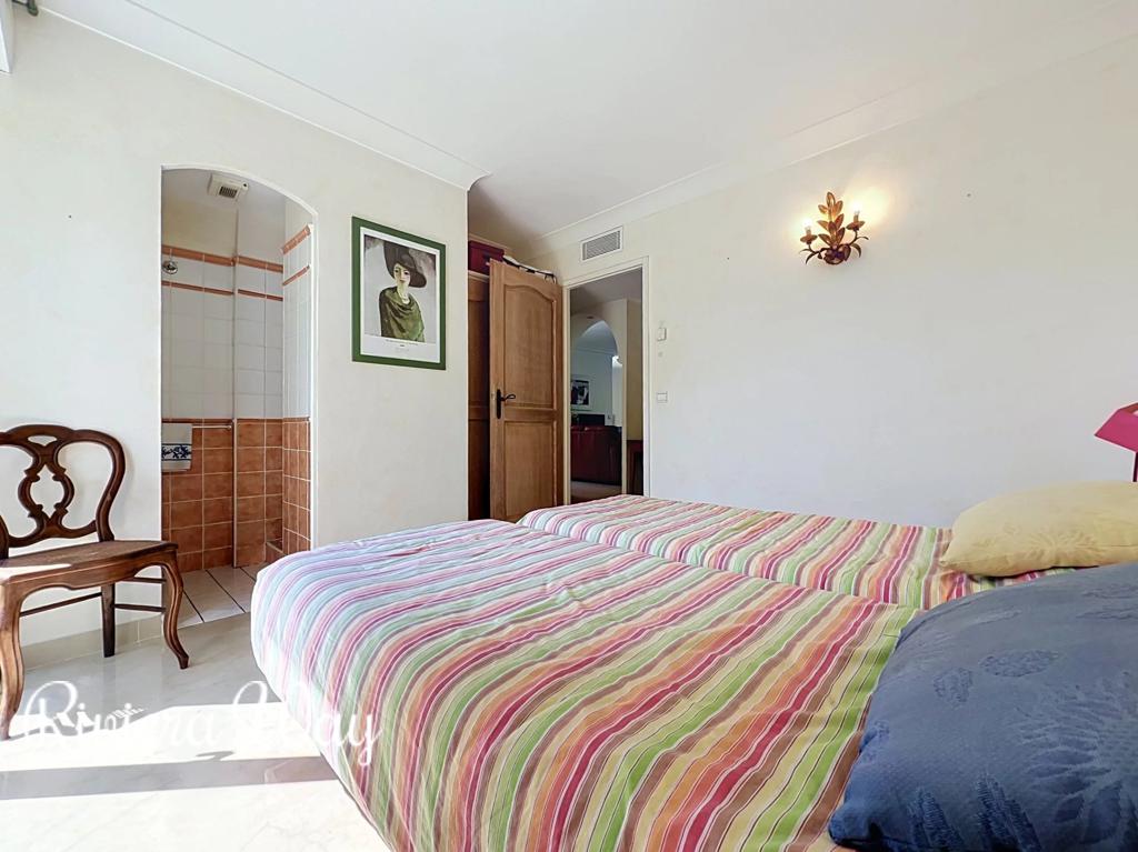 3 room apartment in Antibes, photo #9, listing #106609104