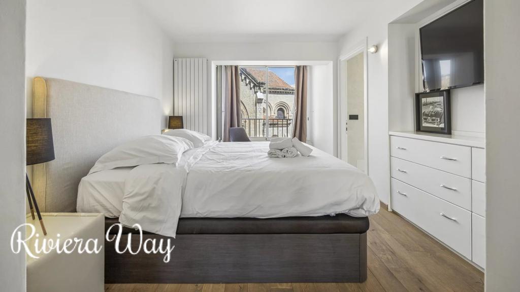 4 room apartment in Boulevard de la Croisette, photo #8, listing #106853040