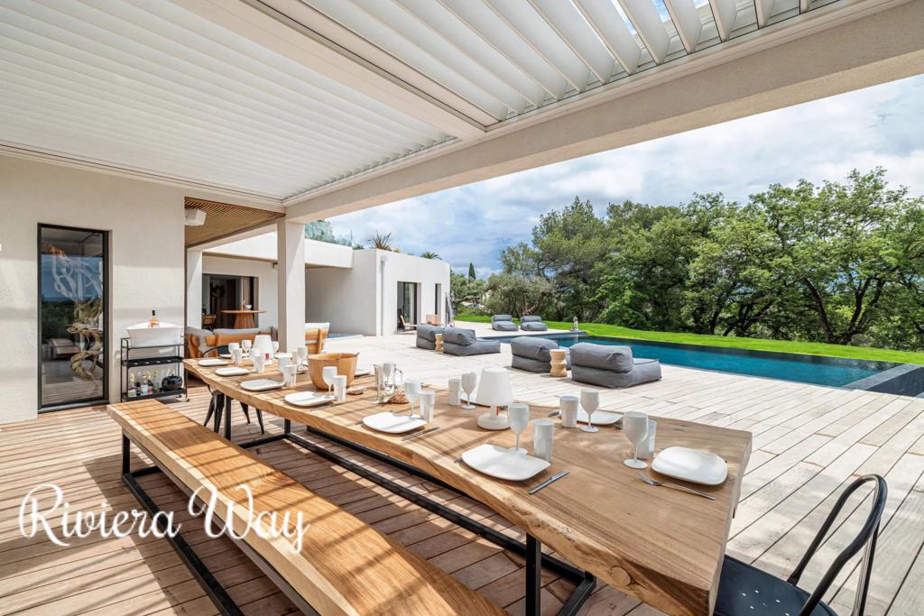 8 room villa in Le Rouret, photo #3, listing #105616560