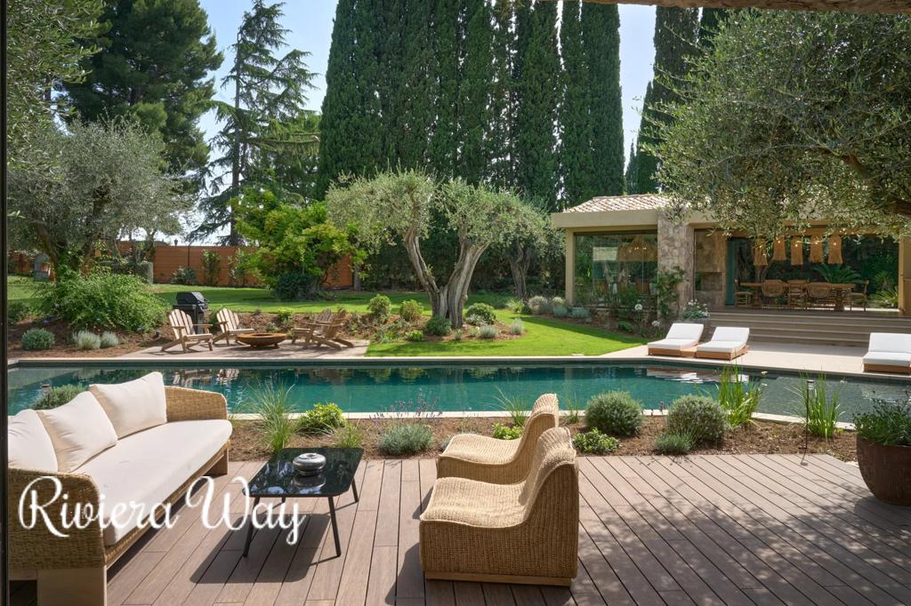 8 room villa in Mougins, photo #1, listing #99938244