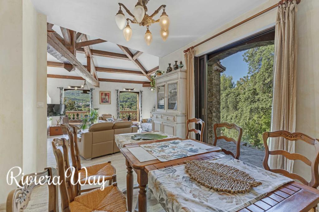 11 room villa in Hyères, photo #5, listing #104190450