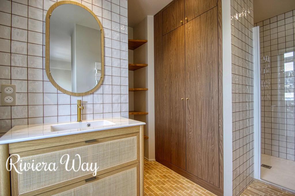 3 room apartment in Le Port, photo #8, listing #103891662