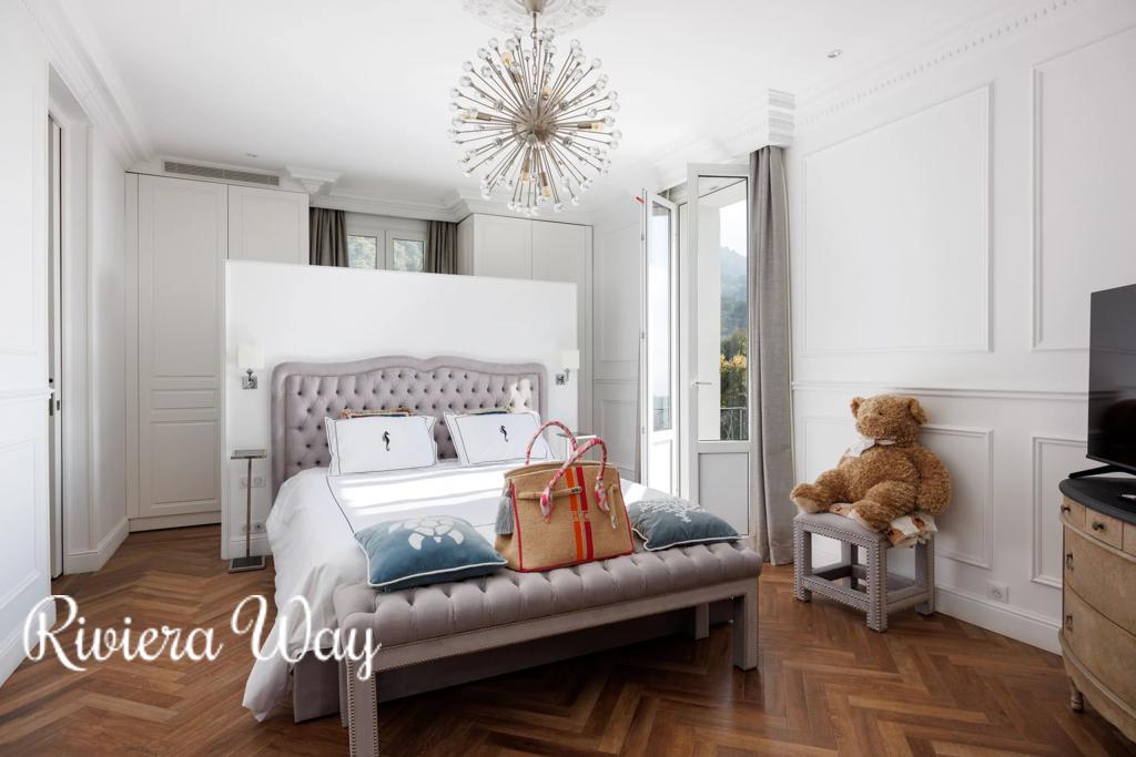 10 room villa in Èze, photo #3, listing #92803452