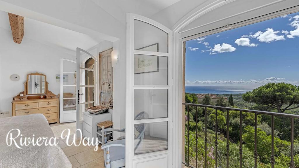 8 room villa in La Croix-Valmer, photo #4, listing #104300112