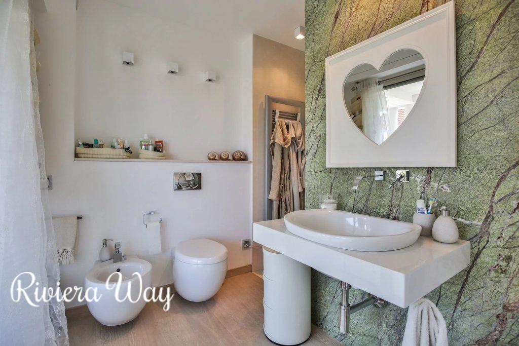 8 room villa in Antibes, 240 m², photo #10, listing #103197570