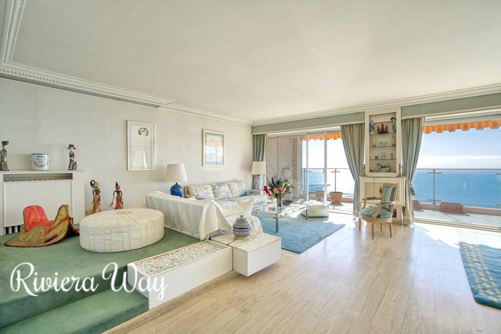4 room apartment in Cannes, photo #5, listing #79723980