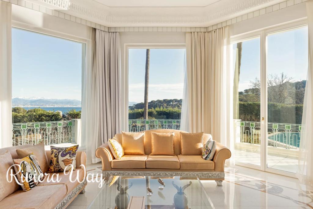 15 room villa in Cap d'Antibes, photo #3, listing #95243988