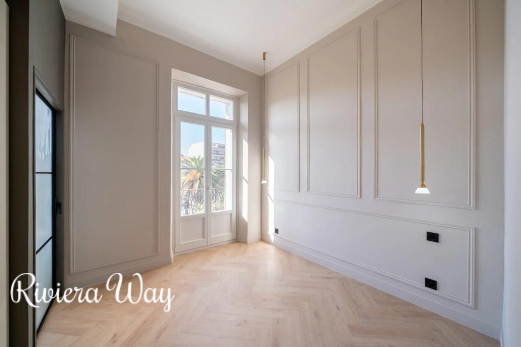 4 room apartment in Cannes, photo #10, listing #100826208