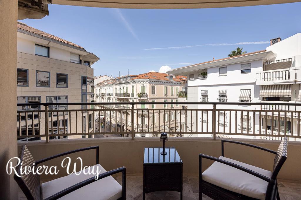 4 room apartment in Cannes, photo #10, listing #100447914