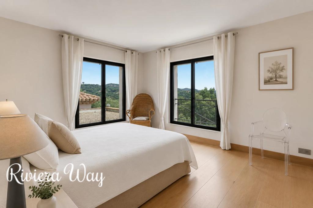 7 room villa in La Croix-Valmer, photo #10, listing #106343202