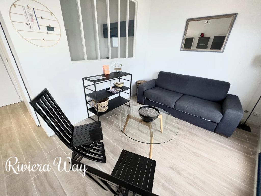 2 room apartment in Saint-Raphaël, photo #9, listing #93090984