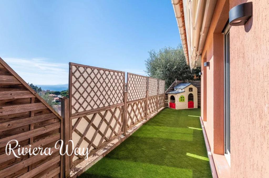 5 room apartment in Villefranche-sur-Mer, photo #3, listing #103229028