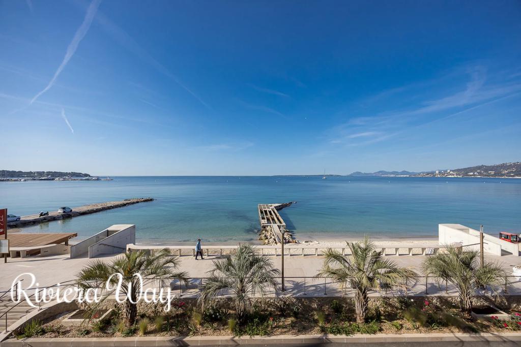 2 room apartment in Antibes, photo #4, listing #106178142