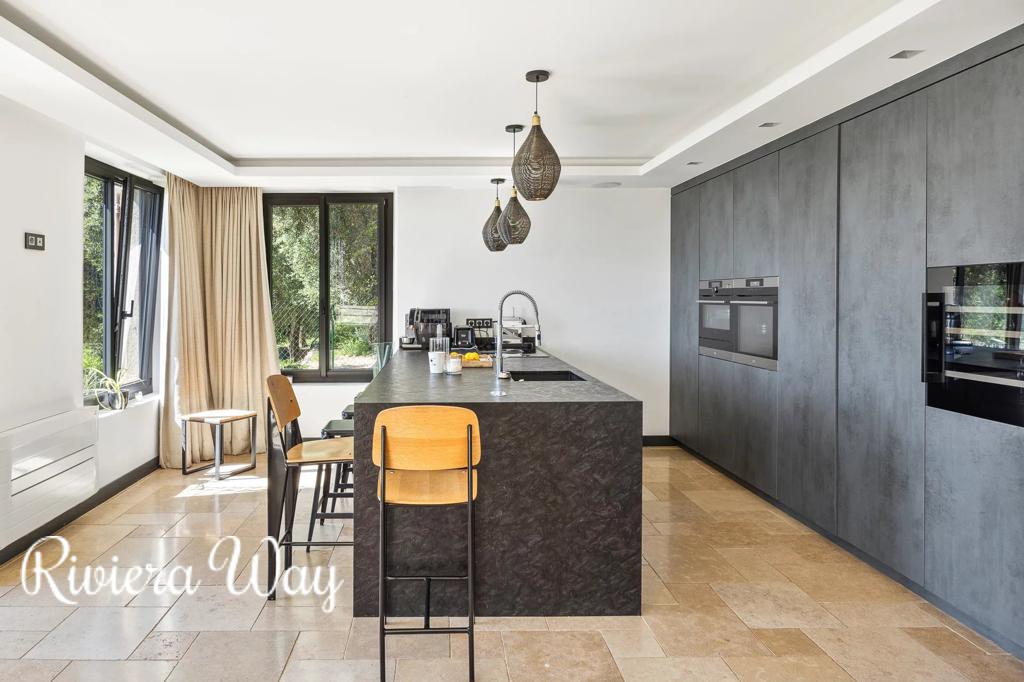 9 room villa in Le Tignet, photo #6, listing #99688428