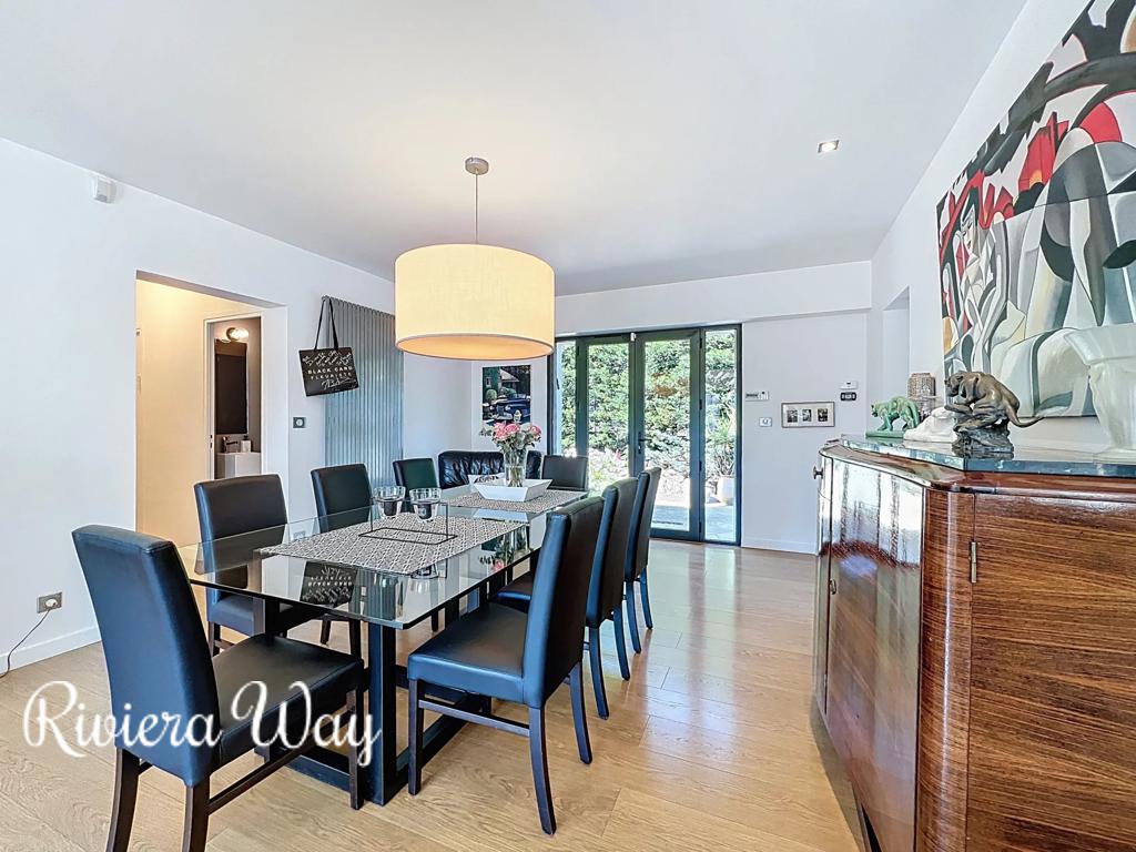 5 room villa in Mougins, photo #9, listing #102944142