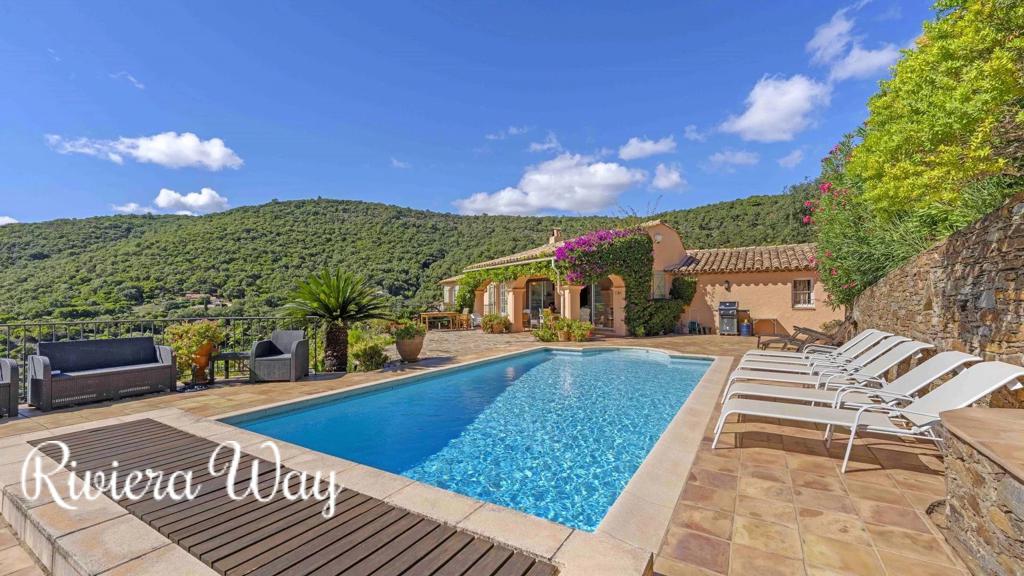 8 room villa in La Croix-Valmer, photo #4, listing #104300112