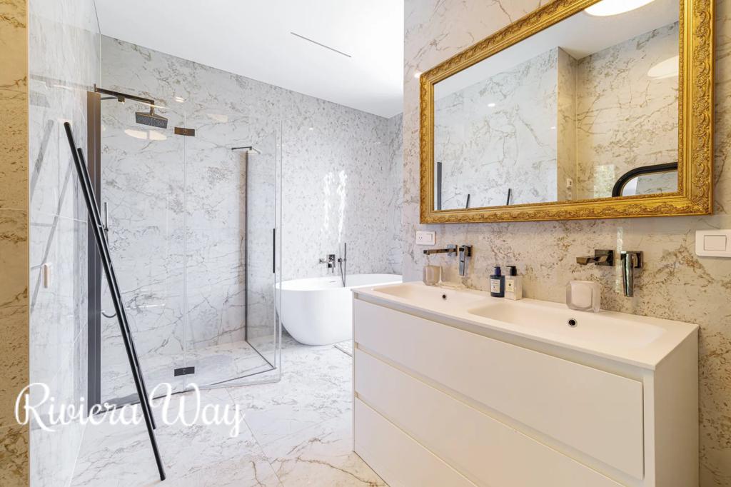 7 room villa in Cannes, photo #8, listing #105688002