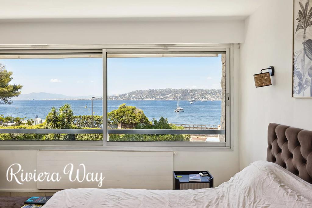 6 room villa in Cap d'Antibes, photo #5, listing #104008044