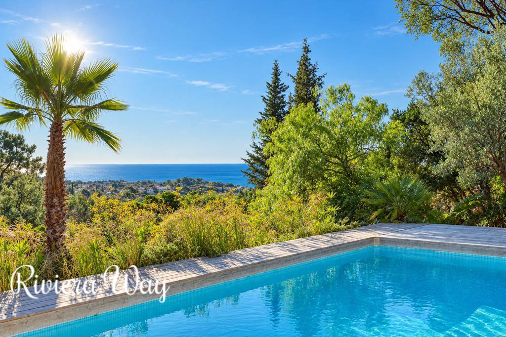 6 room villa in La Croix-Valmer, photo #1, listing #98233002