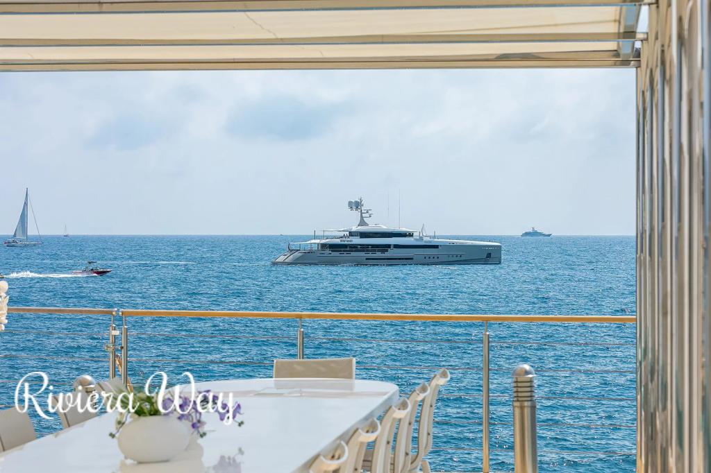 12 room villa in Cap d'Antibes, photo #4, listing #103975578