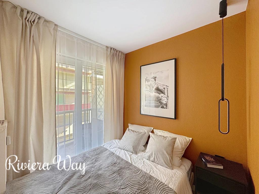 2 room apartment in Cannes, photo #7, listing #104759634