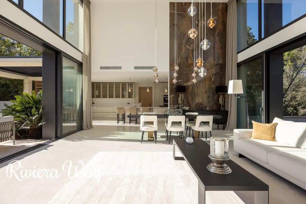 10 room villa in Mougins, photo #2, listing #102921252