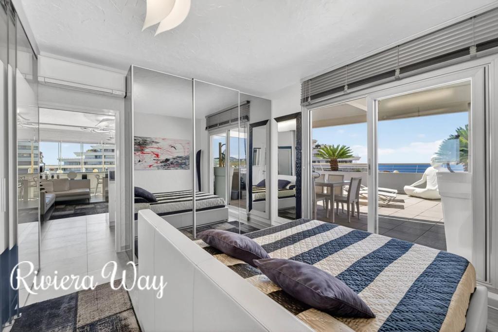 3 room apartment in Villeneuve-Loubet, photo #8, listing #106463028