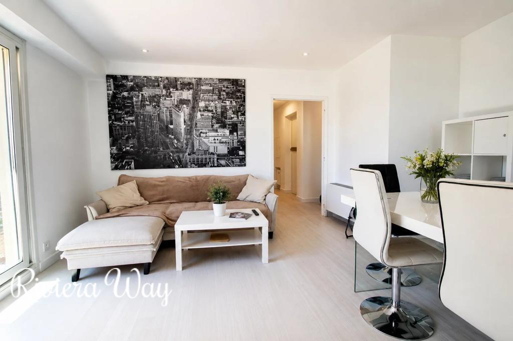 4 room apartment in Fabron, photo #3, listing #105042966