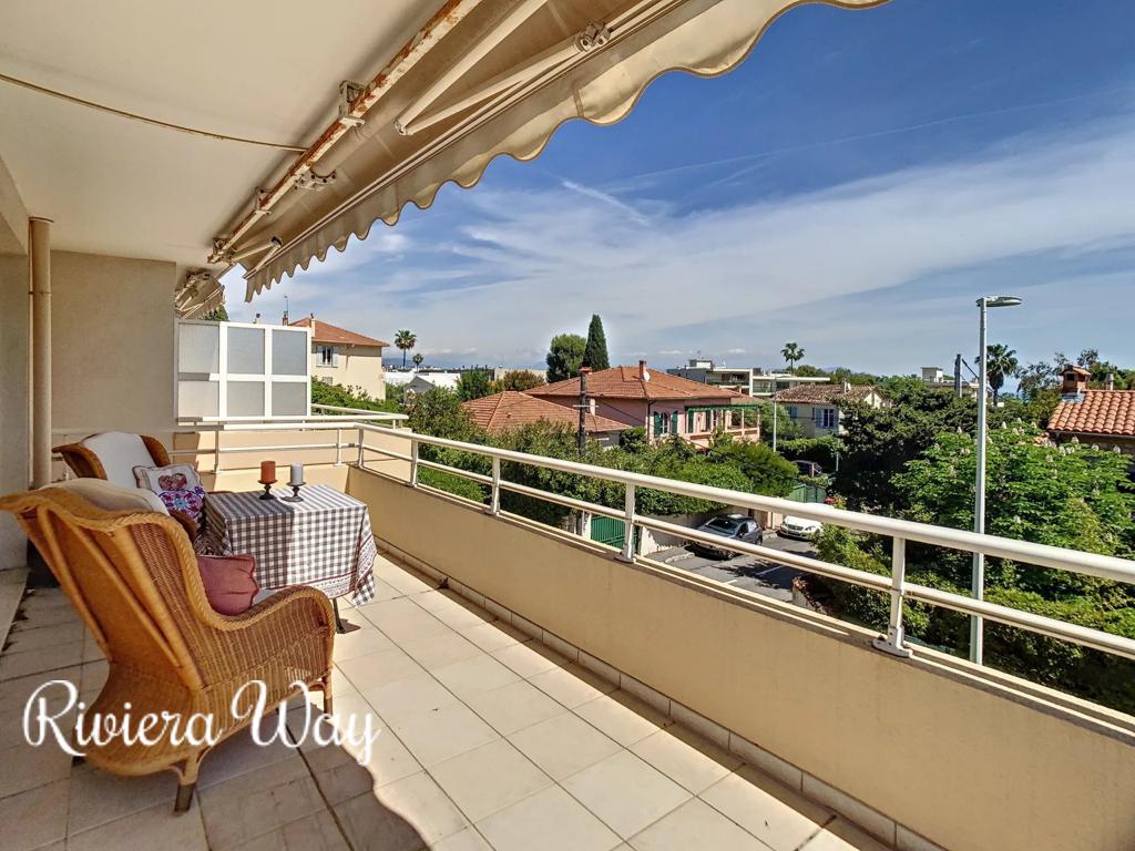 3 room apartment in Antibes, photo #9, listing #89853918
