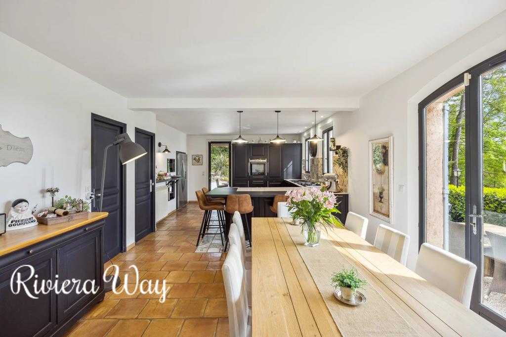 7 room villa in Tourrettes, photo #9, listing #102918270