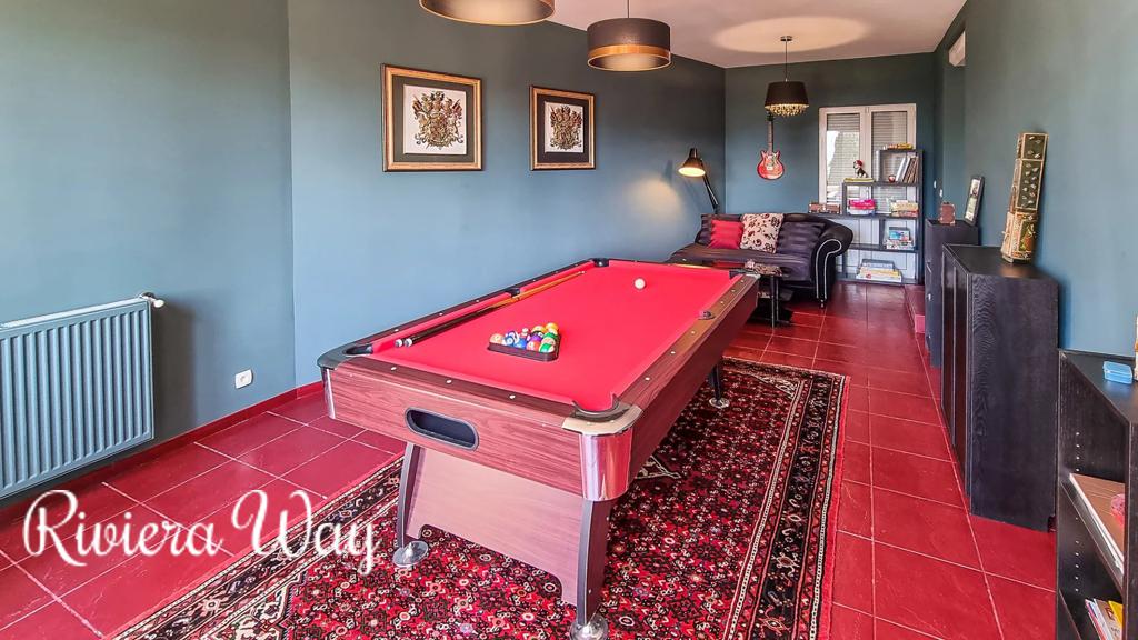 11 room villa in Le Cannet, photo #3, listing #104350512