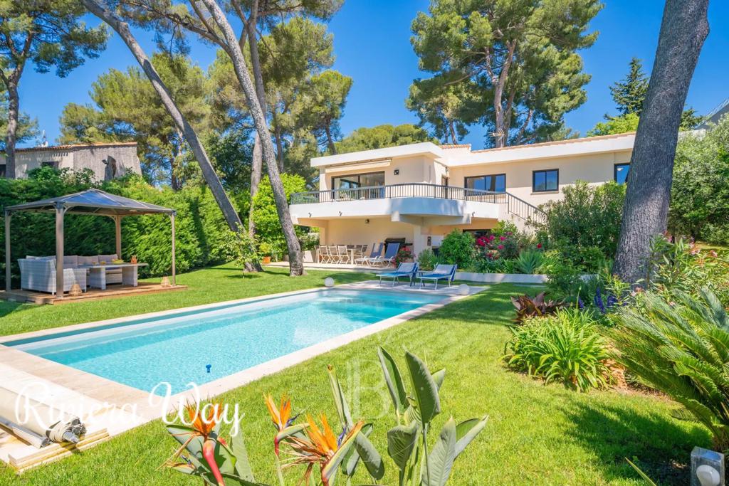 7 room villa in Antibes, photo #9, listing #99695400