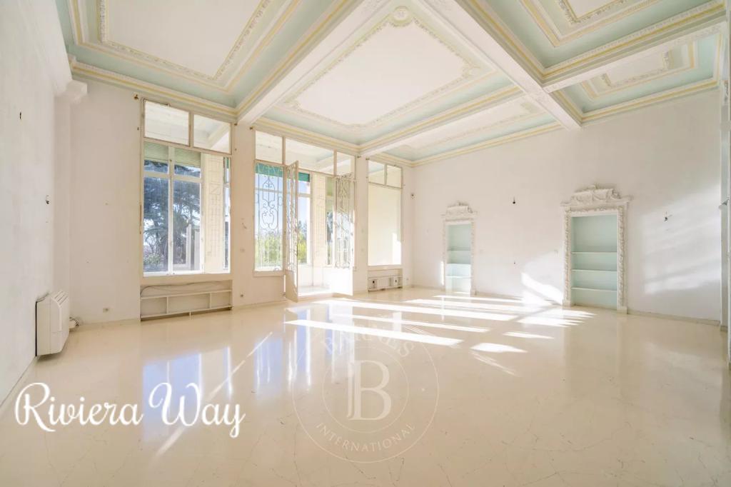 7 room apartment in Cannes, photo #9, listing #101589726