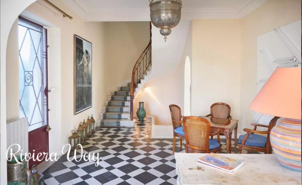 9 room villa in Vallauris, photo #1, listing #83899956