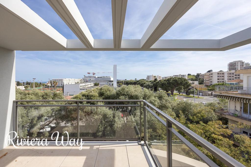 4 room apartment in Antibes, photo #4, listing #106015854